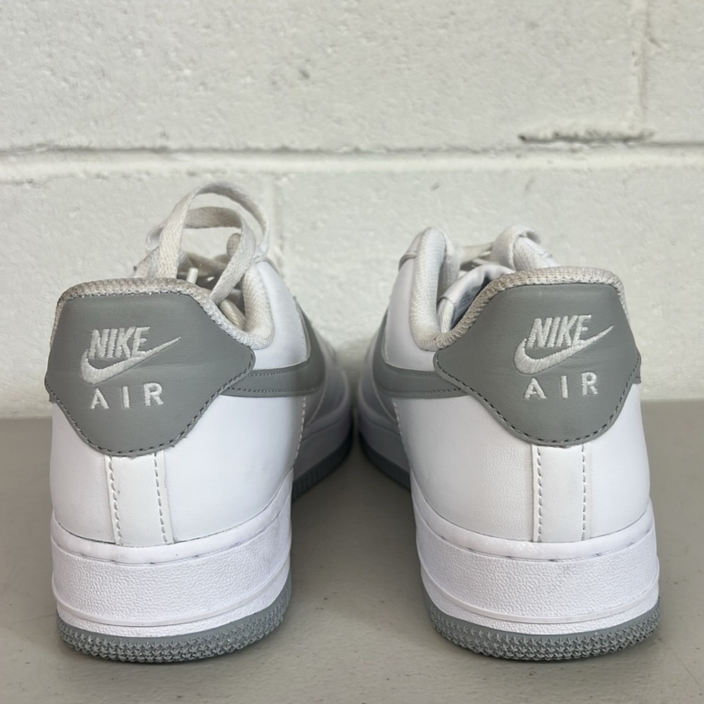 Men's Sz 8 Nike Air Force 1 Low Shoes White Smoke Gray FJ4146-100 sneaker swoosh - Picture 3 of 6